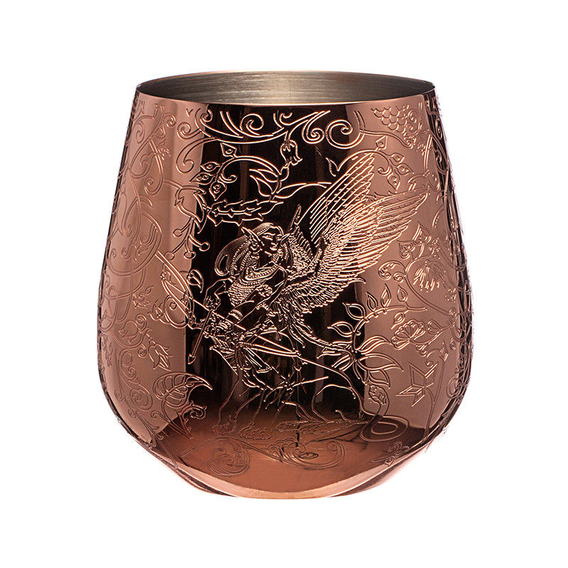 Kupfer, Edelstahl, Wein, Glas, Eier, mit Märchen- und Schlossstil geprägt